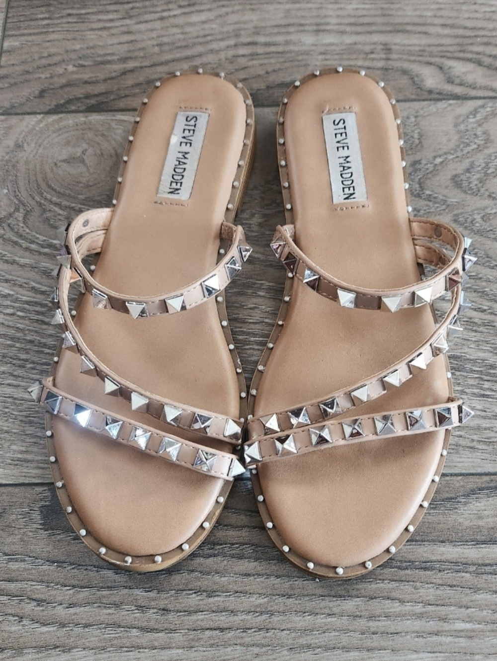 Steve Madden Metallic Pyramid Stud Triple-Strap Slide Sandals In nude/ Tan Sz 7